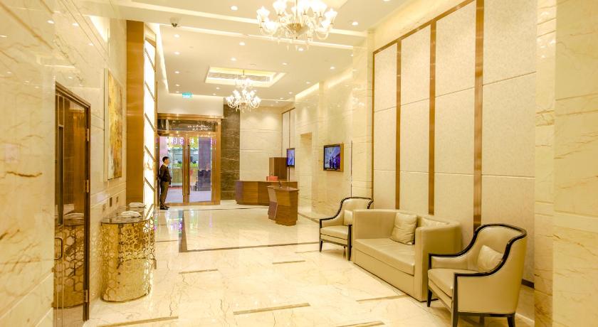 Royal Dragon Hotel - image 11