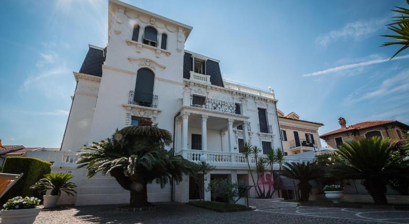 Residence Villa Chiara — Hotel in Loano