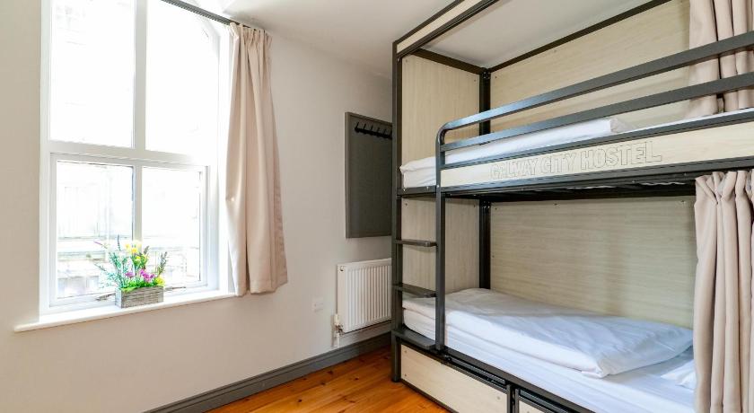 Image of Bed in 12-Bed Mixed Dormitory Room 0