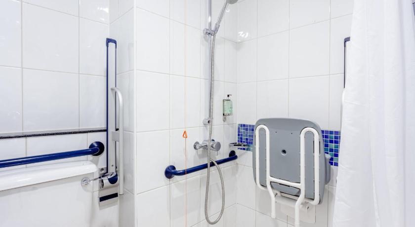 Image of 1 Double Standard Accessible With Free Hot Breakfast 16