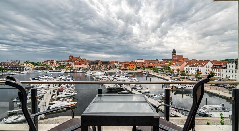 Wohlfuhloase in der Hafenresidenz mit Balkon und Wellness