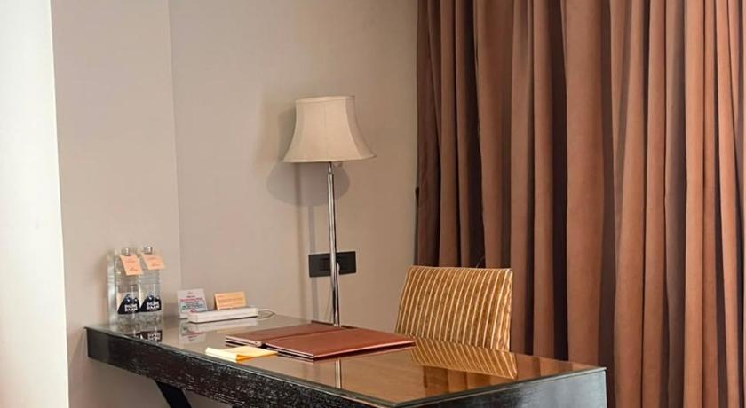 Image of Junior Suite with Bathtub - Free access to Steam Jacuzzi & Gym 12