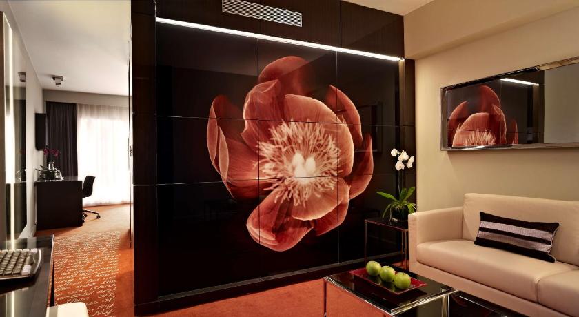 Image of Studio King 10