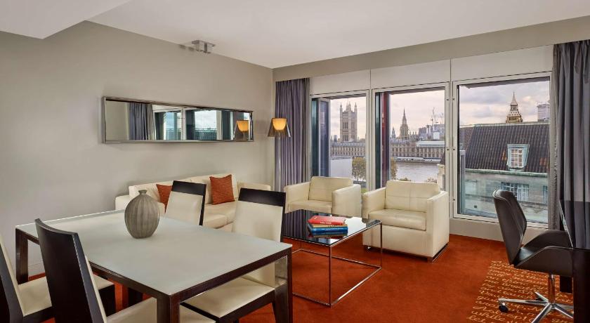 Image of 1 Bedroom Suite 0