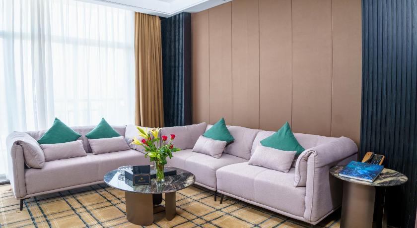 Ocean Hotel - image 12