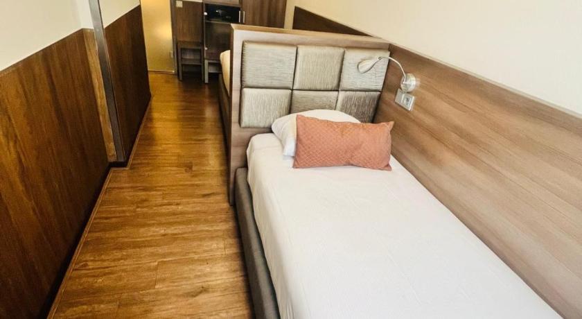 Image of Classic Twin Room 6