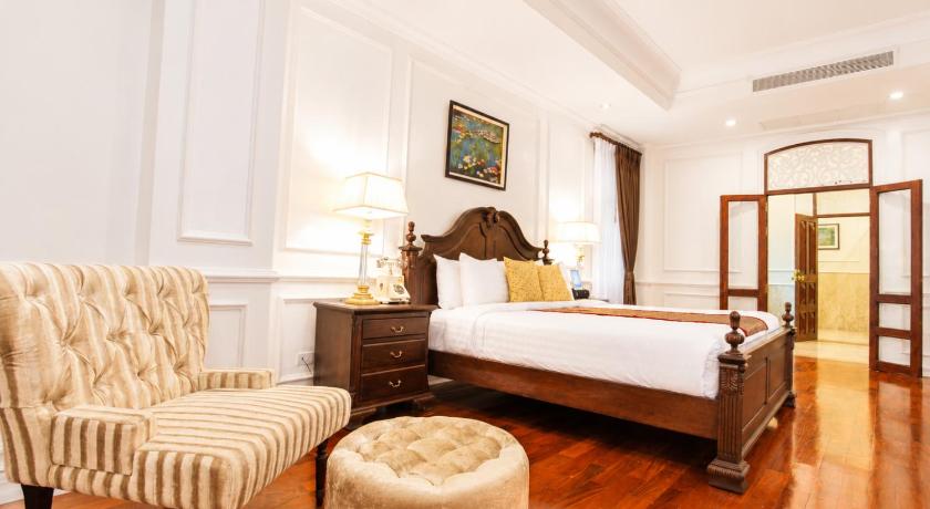 Image of royal lao suite 0