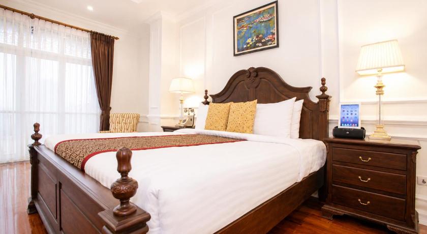Image of royal lao suite 1