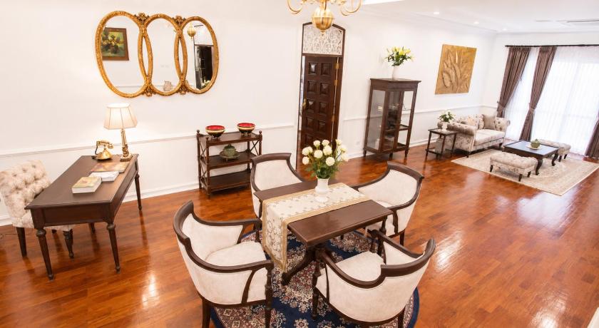 Image of royal lao suite 6