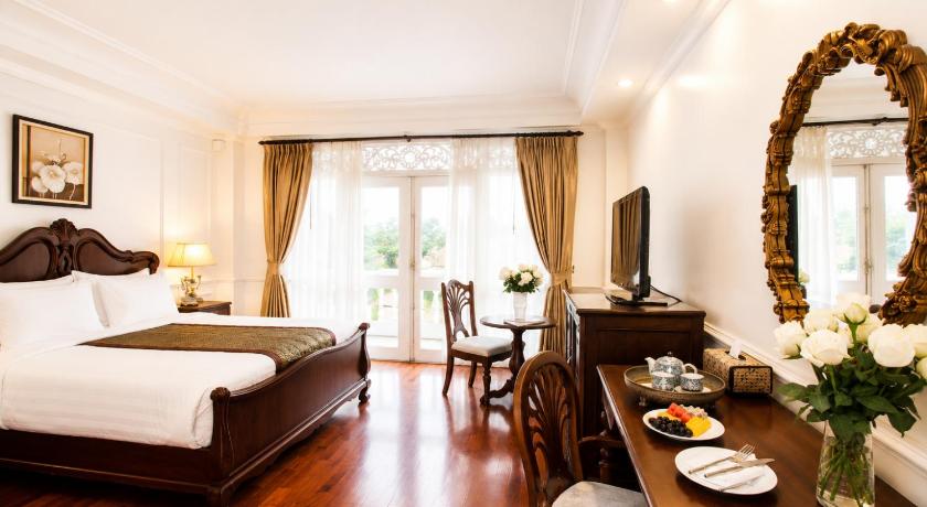 Image of Colonial Deluxe Rooms 7