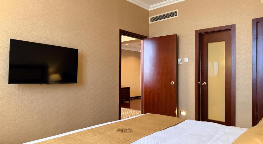 Image of Executive Family Room 10