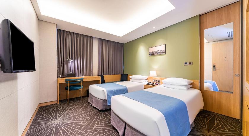 Image of Standard Twin Room 1