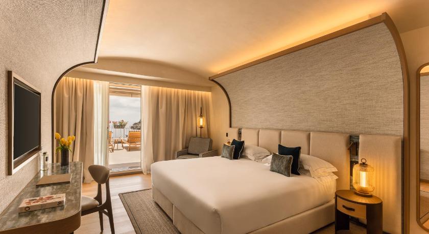Фото: Трехместный номер Делюкс с видом на море (Deluxe Triple Sea View) 0