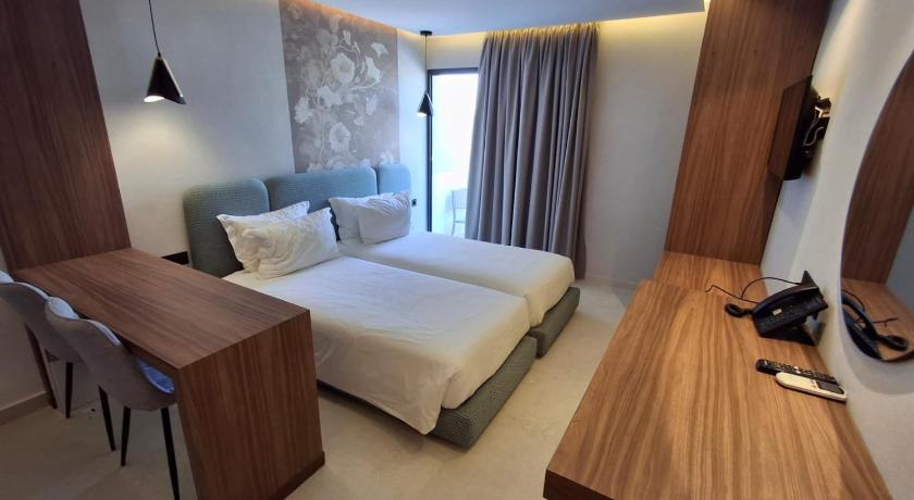 Image of Double or Twin Room with Balcony 4