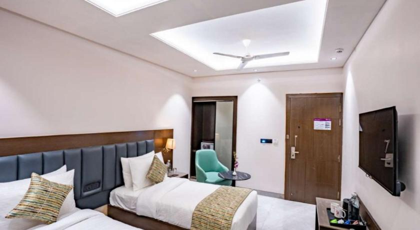 Hotel Raaj Palace - image 2