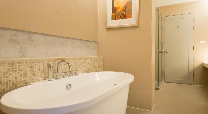 Image of Suite with Mountain View 2