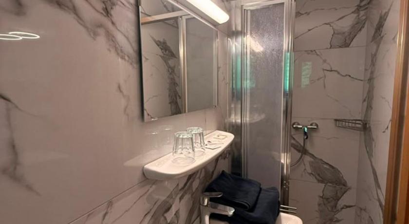 Image of Standard Double Room 2