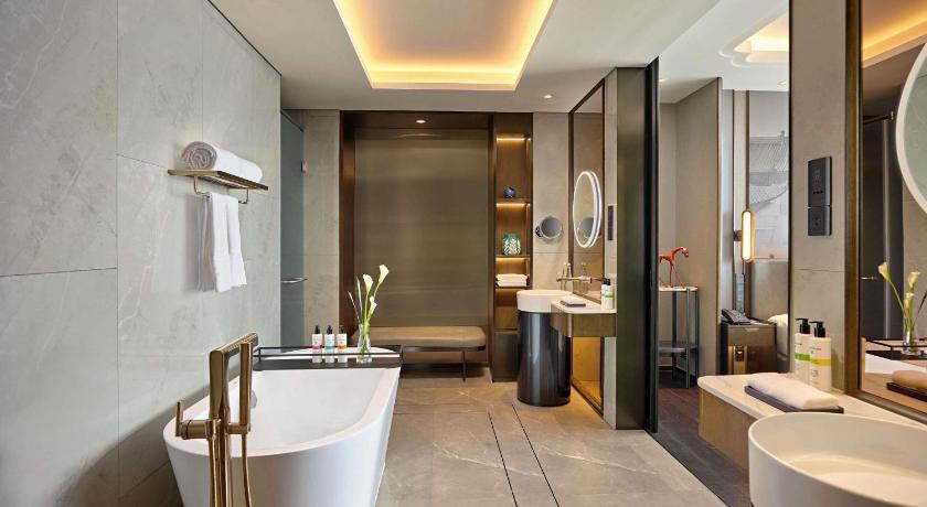 Bild von: DELUXE SUITE, Lounge Access, 1 King Bed 2