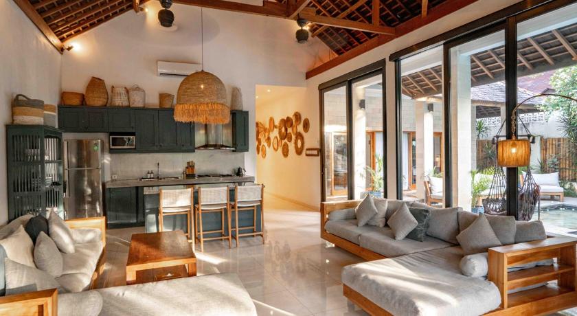 Image of Deluxe Three-Bedroom Villa with Private Pool 6