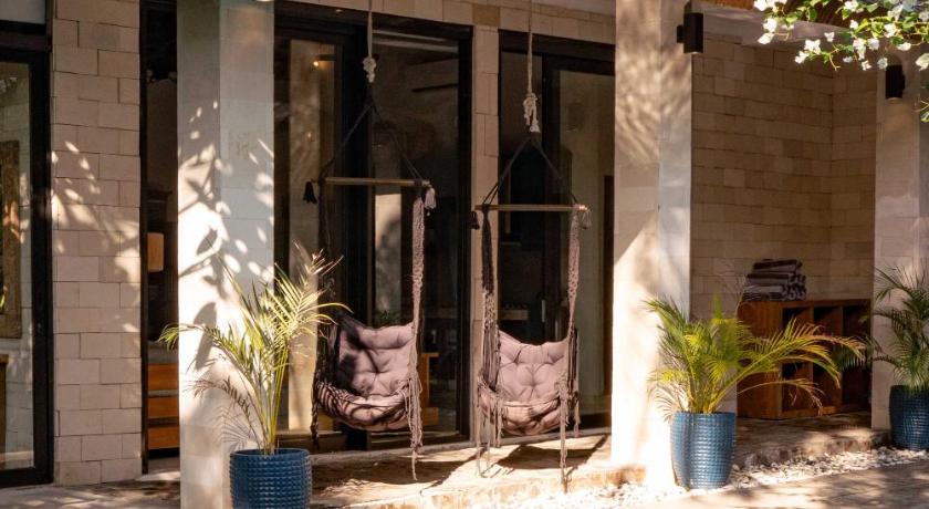 Image of Deluxe Three-Bedroom Villa with Private Pool 16