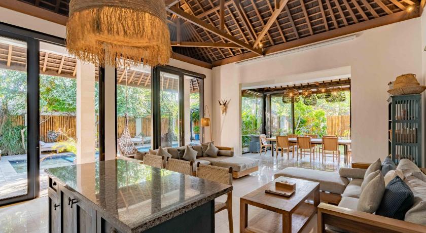 Image of Deluxe Three-Bedroom Villa with Private Pool 5