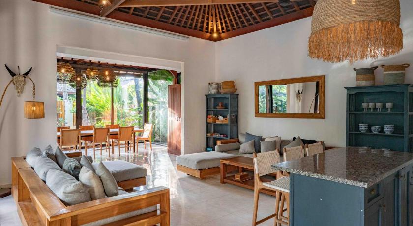 Image of Deluxe Three-Bedroom Villa with Private Pool 14