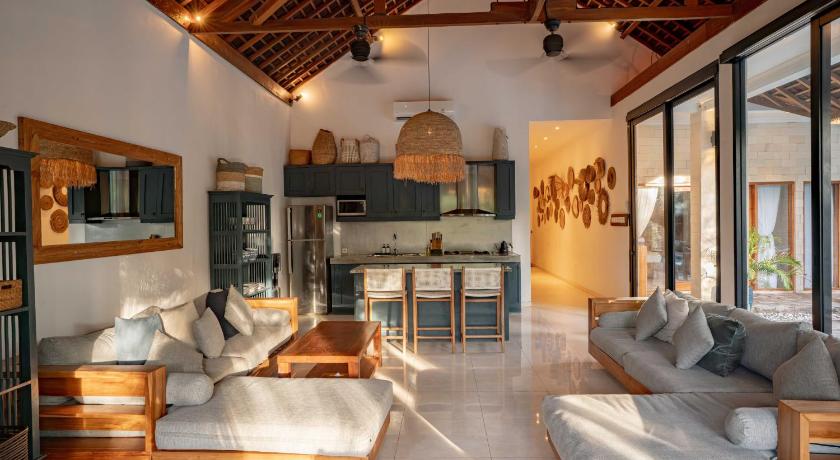 Image of Deluxe Three-Bedroom Villa with Private Pool 7