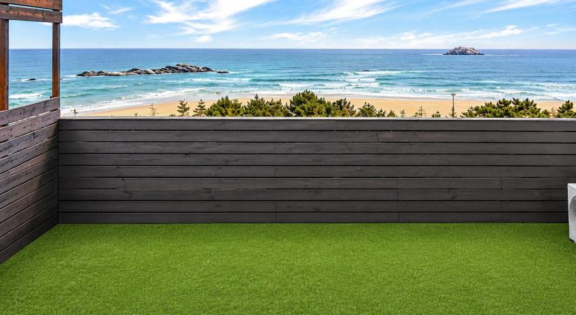 Image of [Pet Room] Side Ocean Suite Terrace With Pet (Water Spa) 8