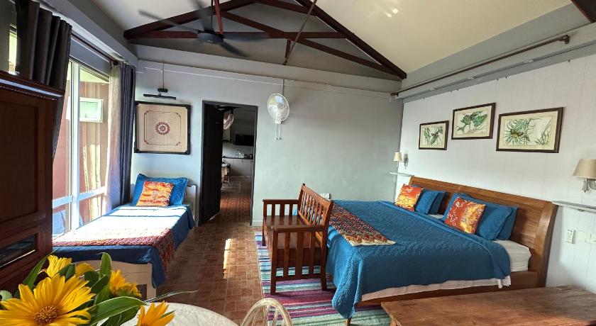 Image of Family Room 11