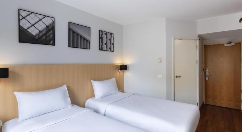 Image of Superior Room Twin Beds 7
