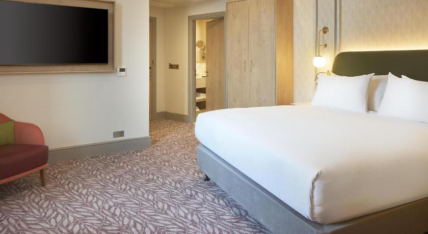 Image of King Guest Room 15