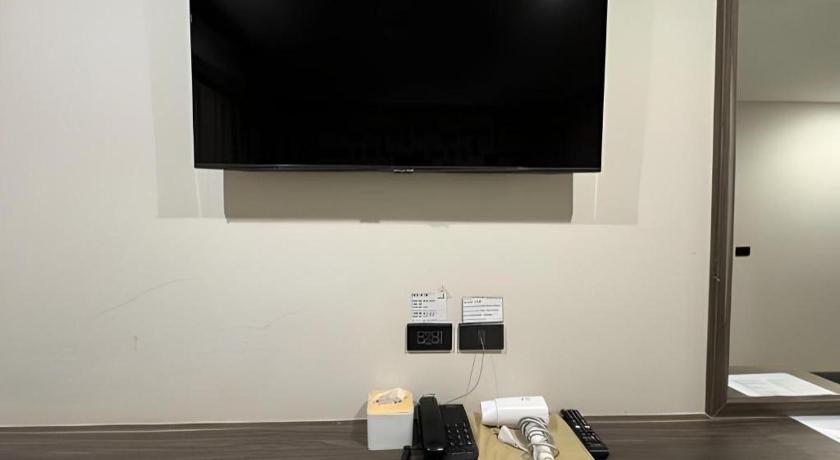 SEOUL3 HOTEL & SLOW BAR CAFE – Bangkok, NY