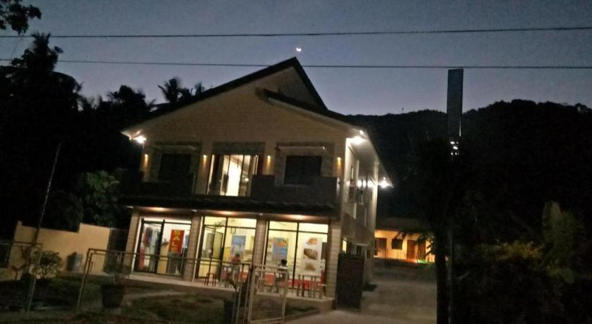 Joaquim's Lodge – Oslob, IL