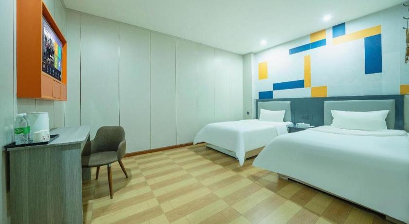 Pai Hotel Guiyang Daximen West Zhongshan Metro Station – Guiyang, MN
