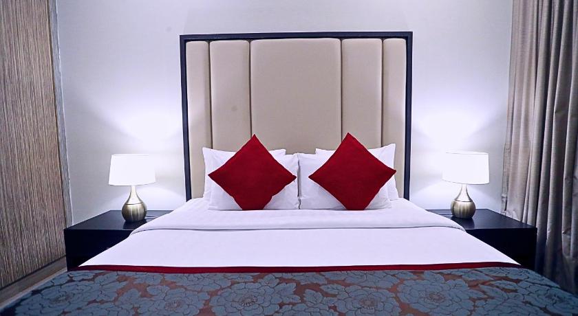 Image of 2 Bedroom Suite 14