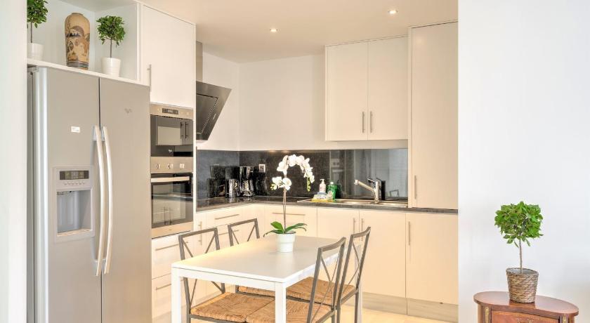 Lodge apartment in centre of Antwerp - image 13