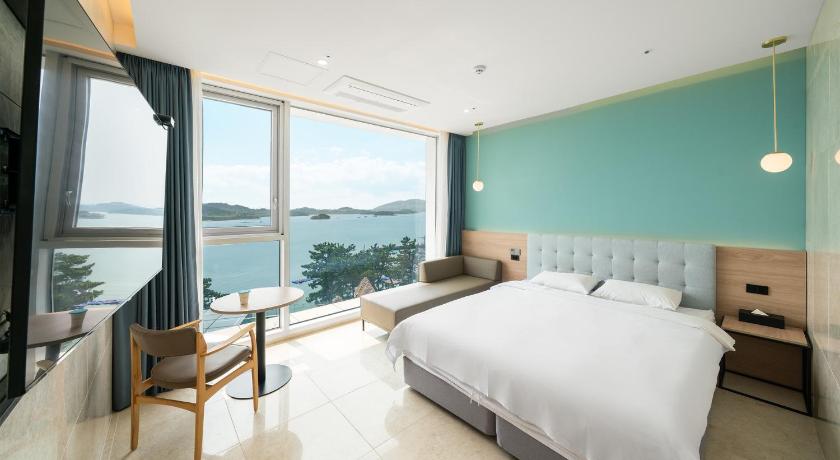 Image of The Suite 1