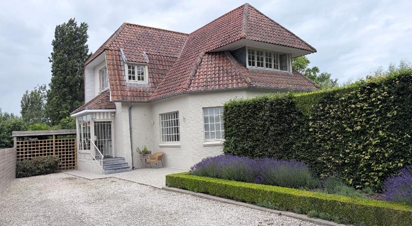 Cosy Cottage by Marleen met grote tuin