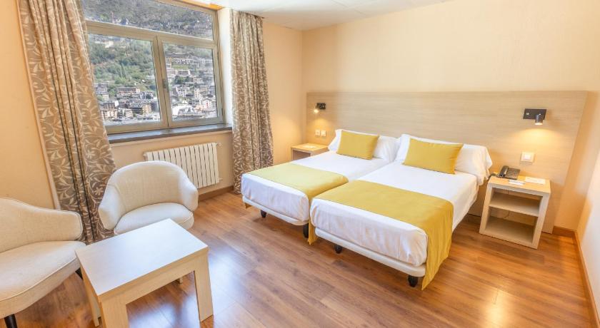 Image of Double Room with Mountain View and Spa Access 0