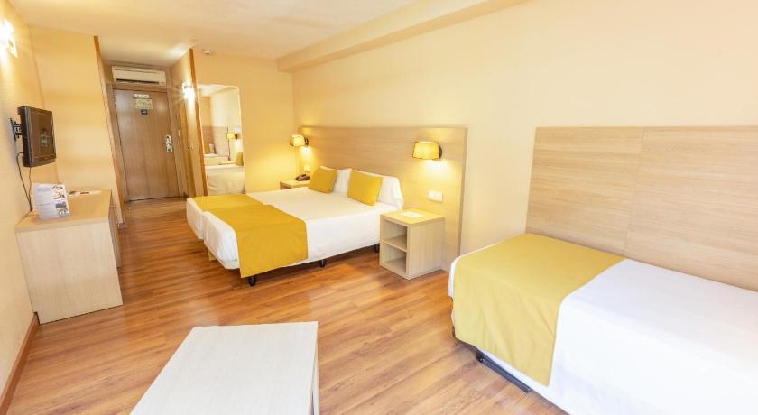 Image of Triple Room with Mountain Views and Spa Access 1