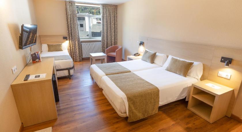 Image of Triple Room with Mountain Views and Spa Access 0