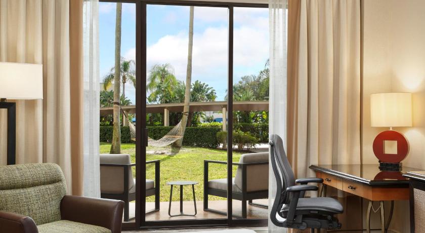Image of GUEST ROOM- 1 KING BED 4
