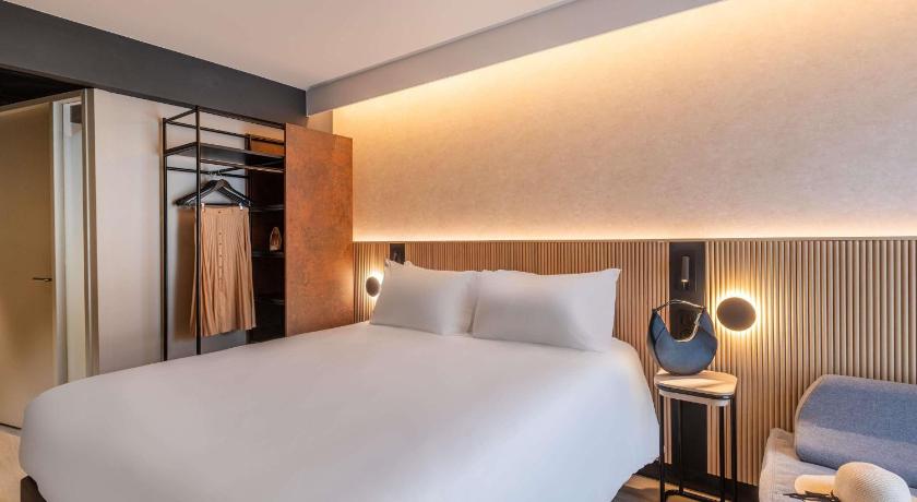 Image of Executive Double Room with Sofa Bed 4
