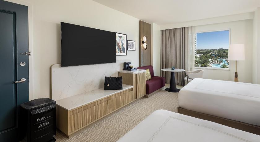 Image of 2 QUEEN BEDS PURE WELLNESS ROOM - POOL VIEW 4