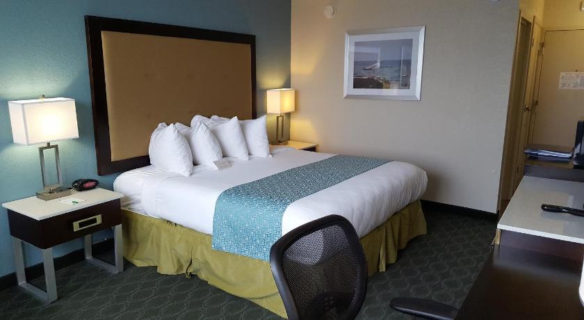 Wyndham Garden Kenosha Harborside