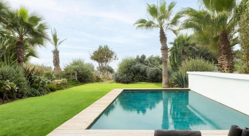 Image of Two-Bedroom Prestige King Villa with Twin Beds and Private Beach - Heated Pool 10