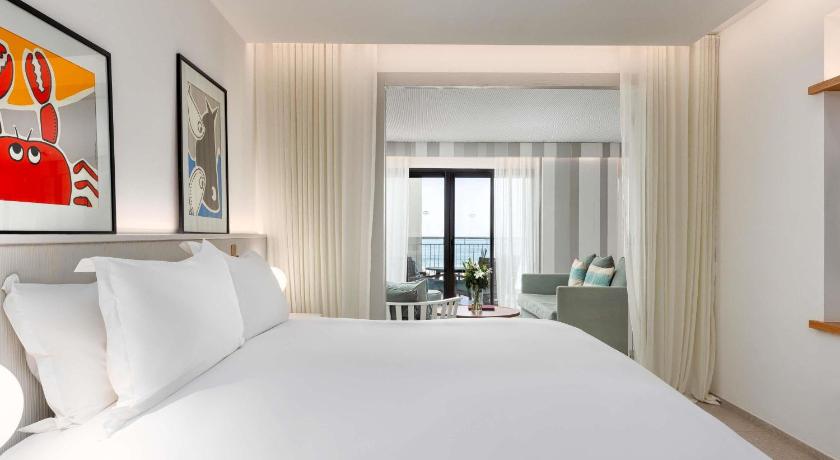 Image of Opera King Suite with Terrace and Panoramic Sea View 0