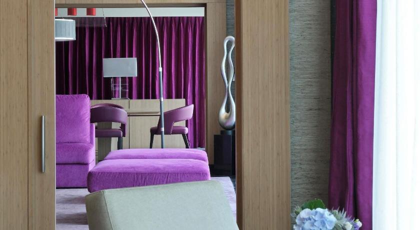 Image of Royal King Suite with View and Club Access 9