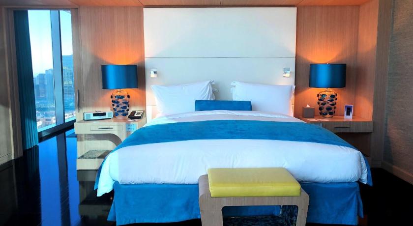 Image of PRESIDENTIAL SUITE, Club Millésime access, 1 Ki ng Bed, Burj Khalifa View 14