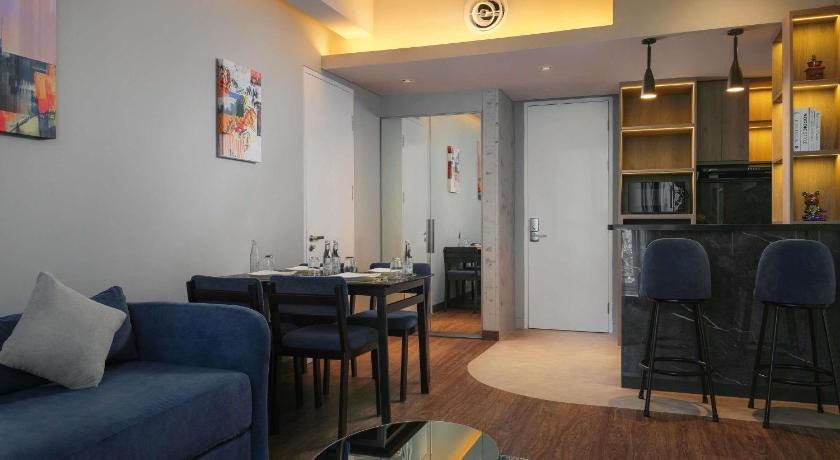 Image of One-Bedroom Pullman Suite Apartment with Central Park View 7